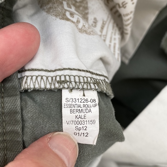 Boyfriend roll-up Bermuda shorts vintage army green size 0 Khakis by Gap - Picture 5 of 6